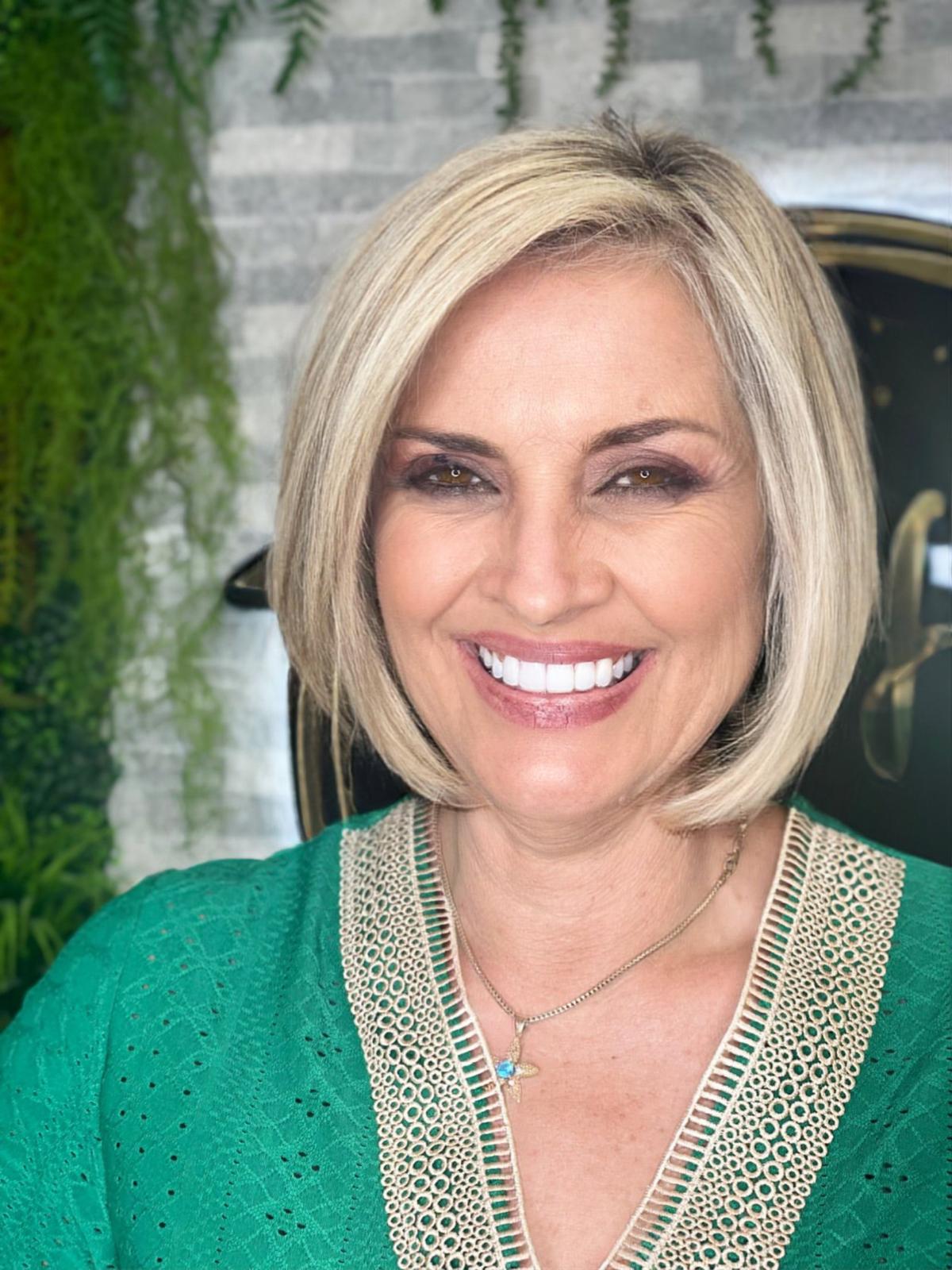 WOMENS HAIR CUT